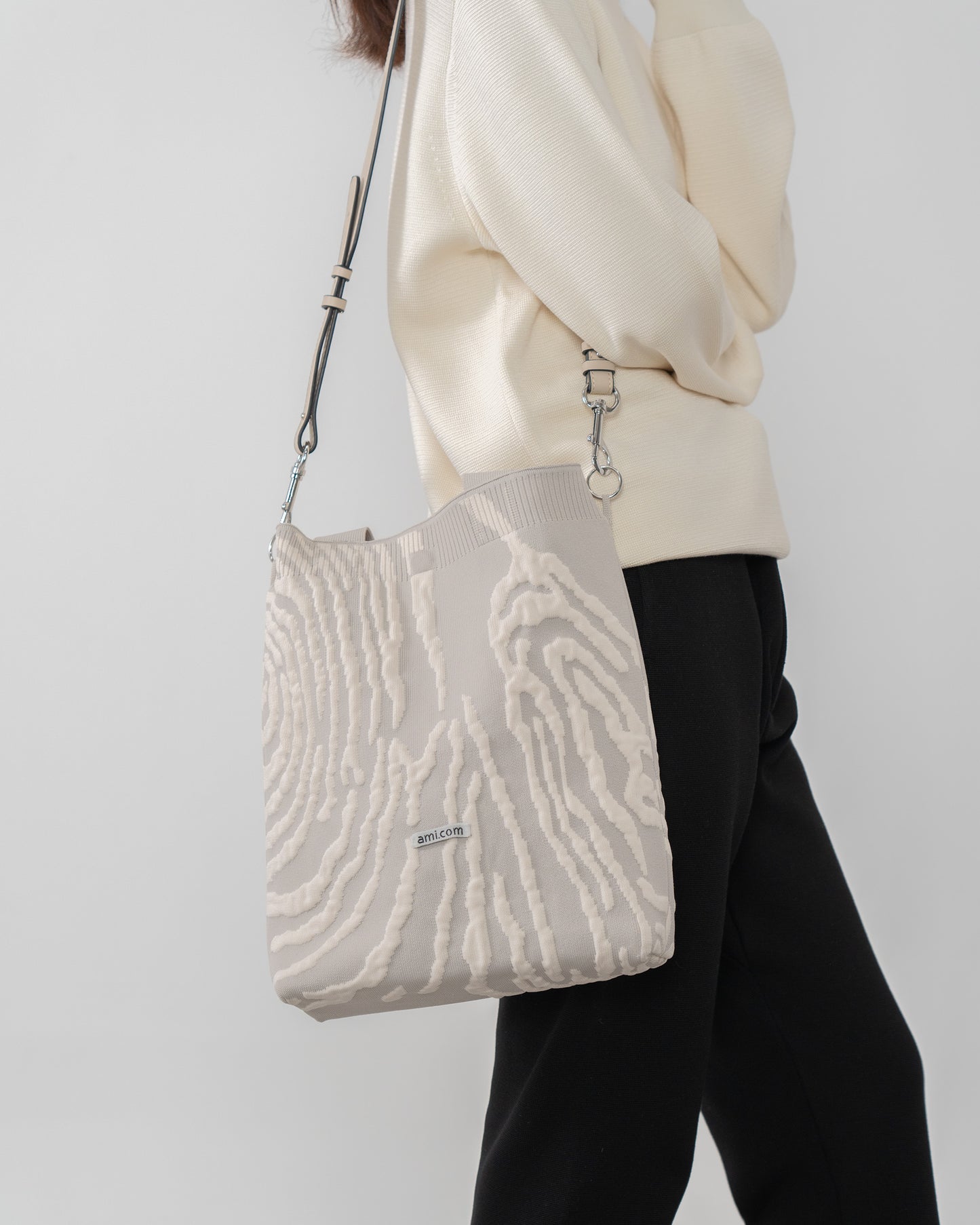 Wood cut Jacquard TOTE-Greige