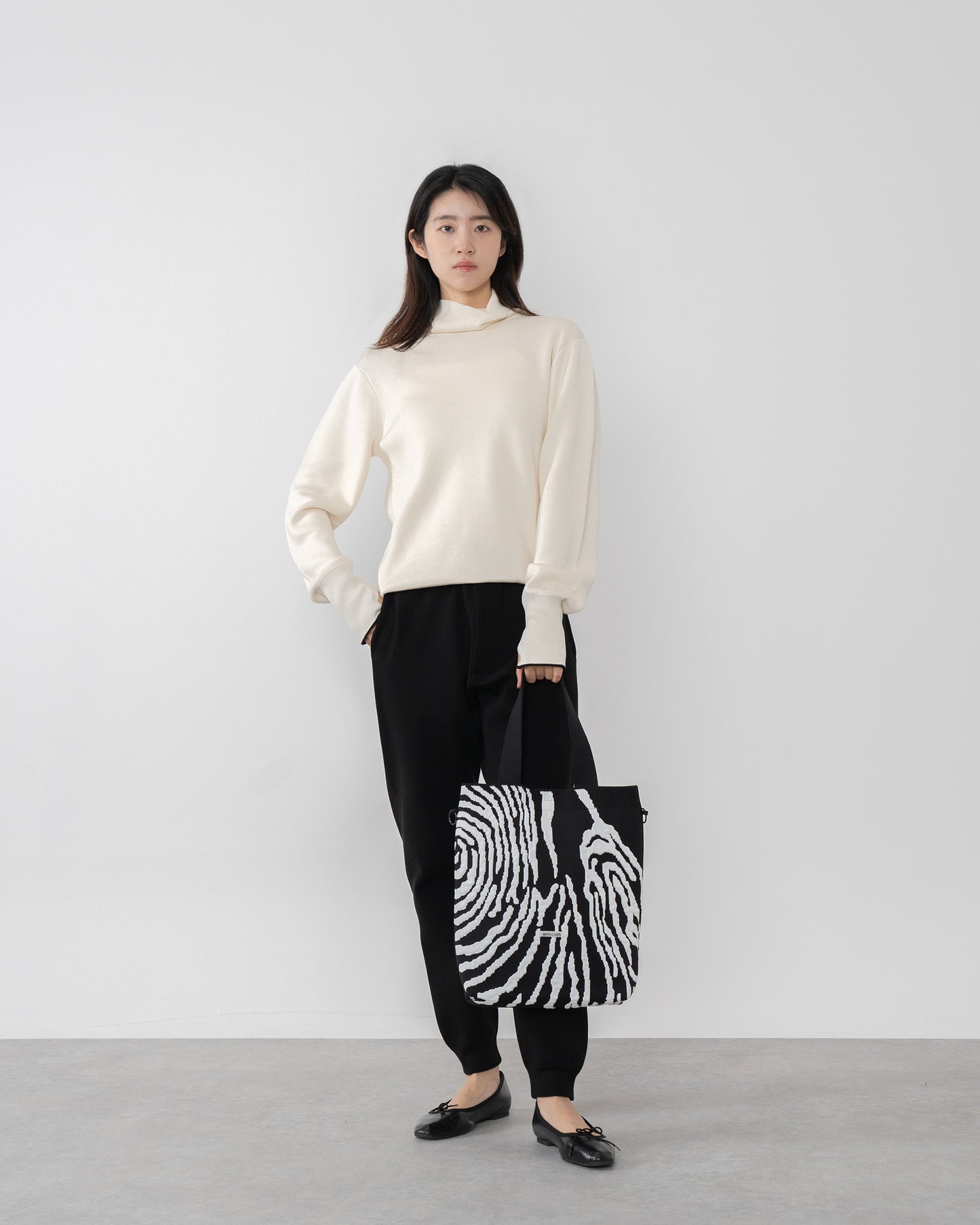 Wood cut Jacquard TOTE-BLACK