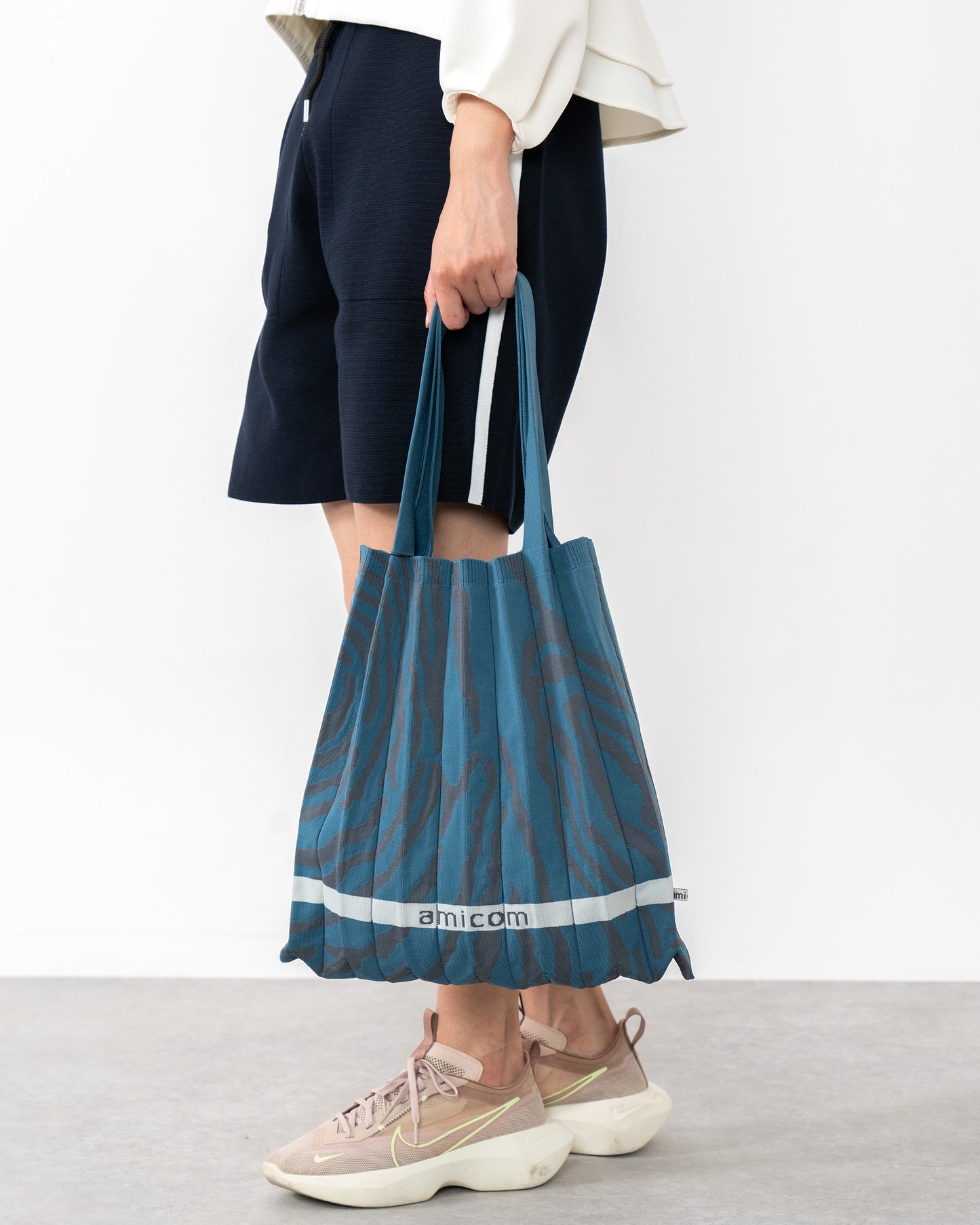 Wood cut Partten PLEATS KNIT BAG-Denim