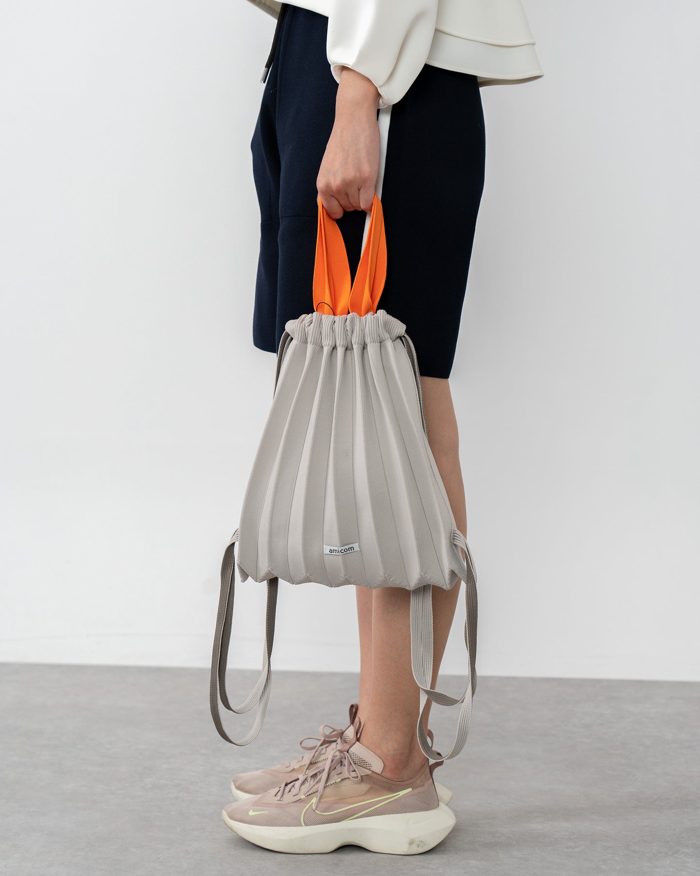PLEATS BACKPACK-GREIGE