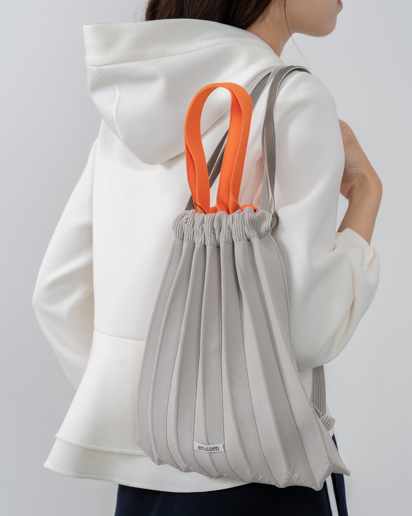 PLEATS BACKPACK-GREIGE