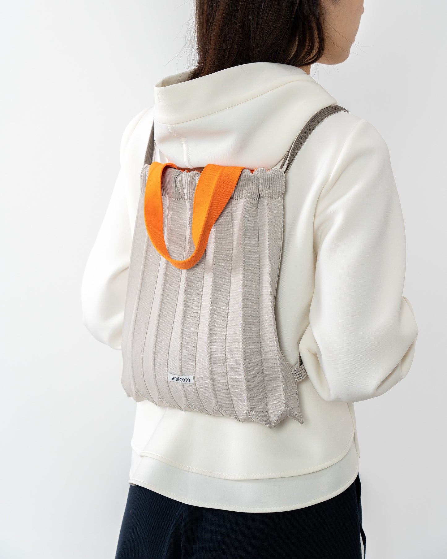 PLEATS BACKPACK-GREIGE
