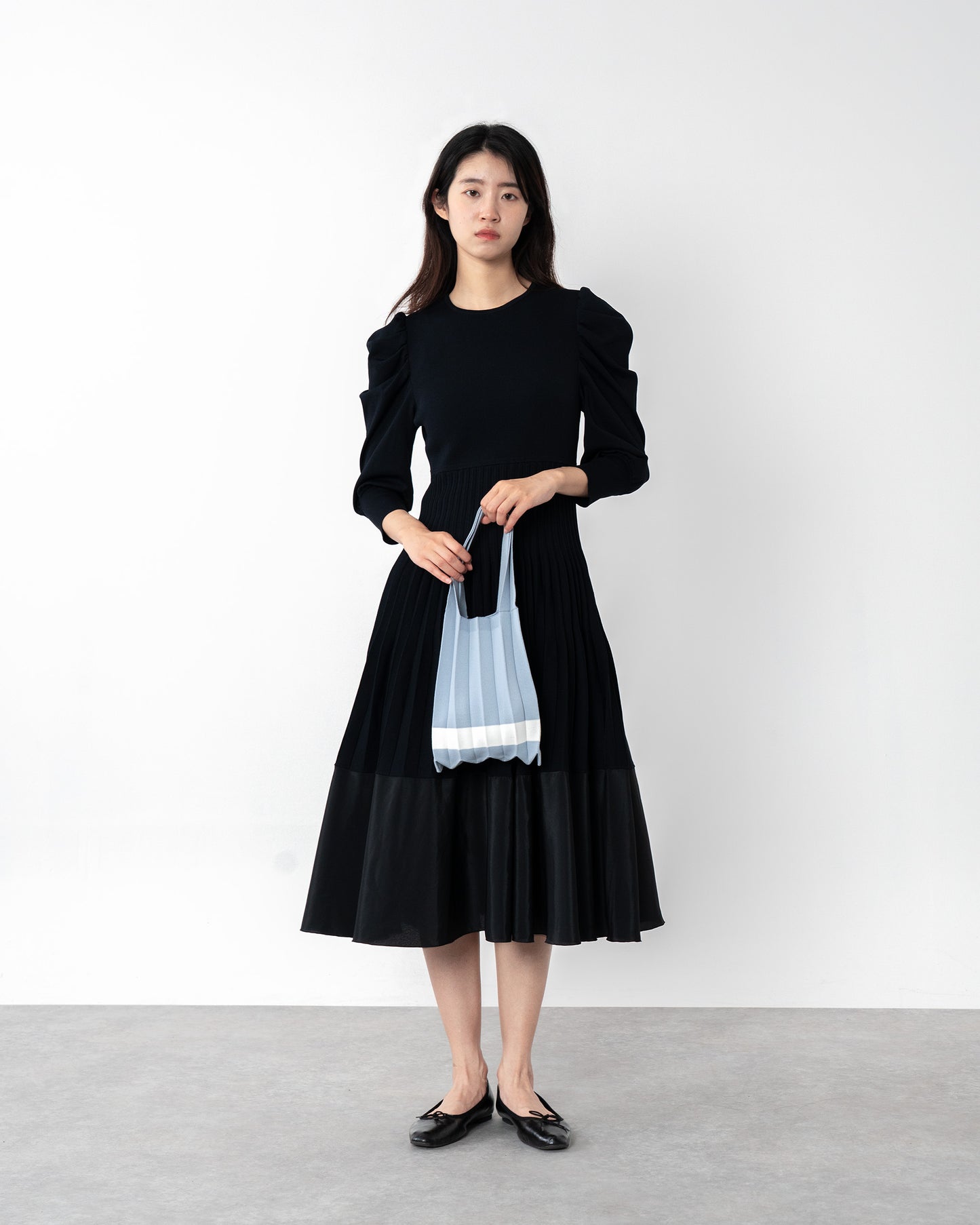 MINI PLEATS KNIT BAG-LIGHT BLUE