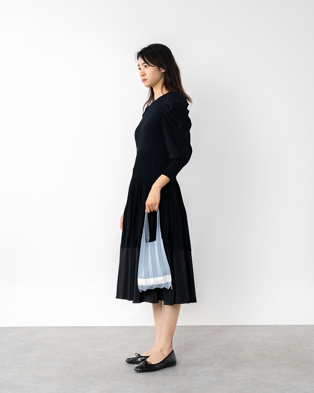 MINI PLEATS KNIT BAG-LIGHT BLUE