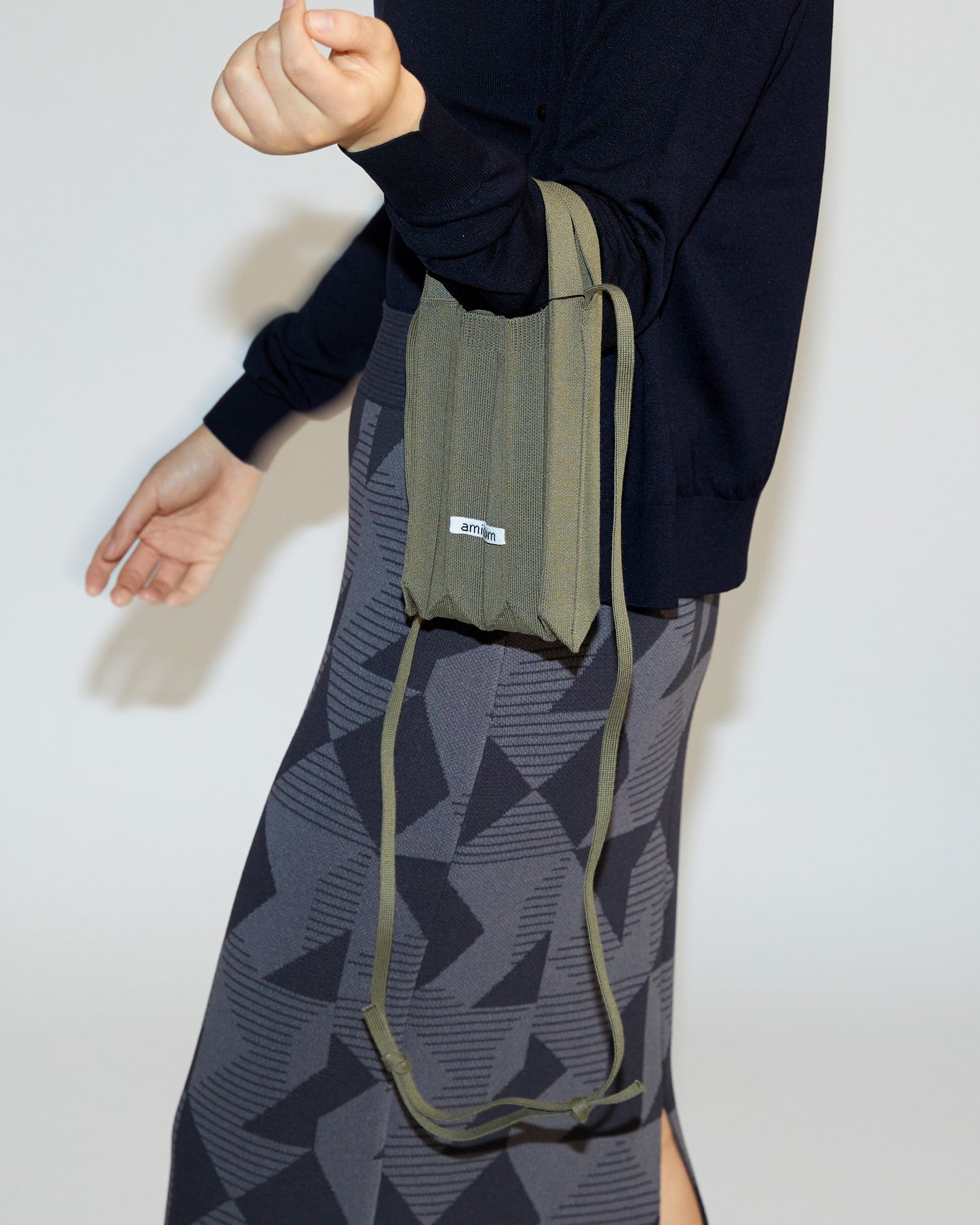 PLEATS PHONE POUCH-Kahki