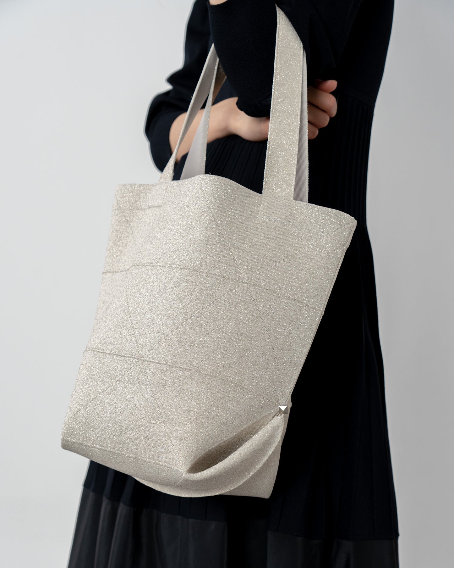 ORIGAMI KNIT BAG-PLATIUNM