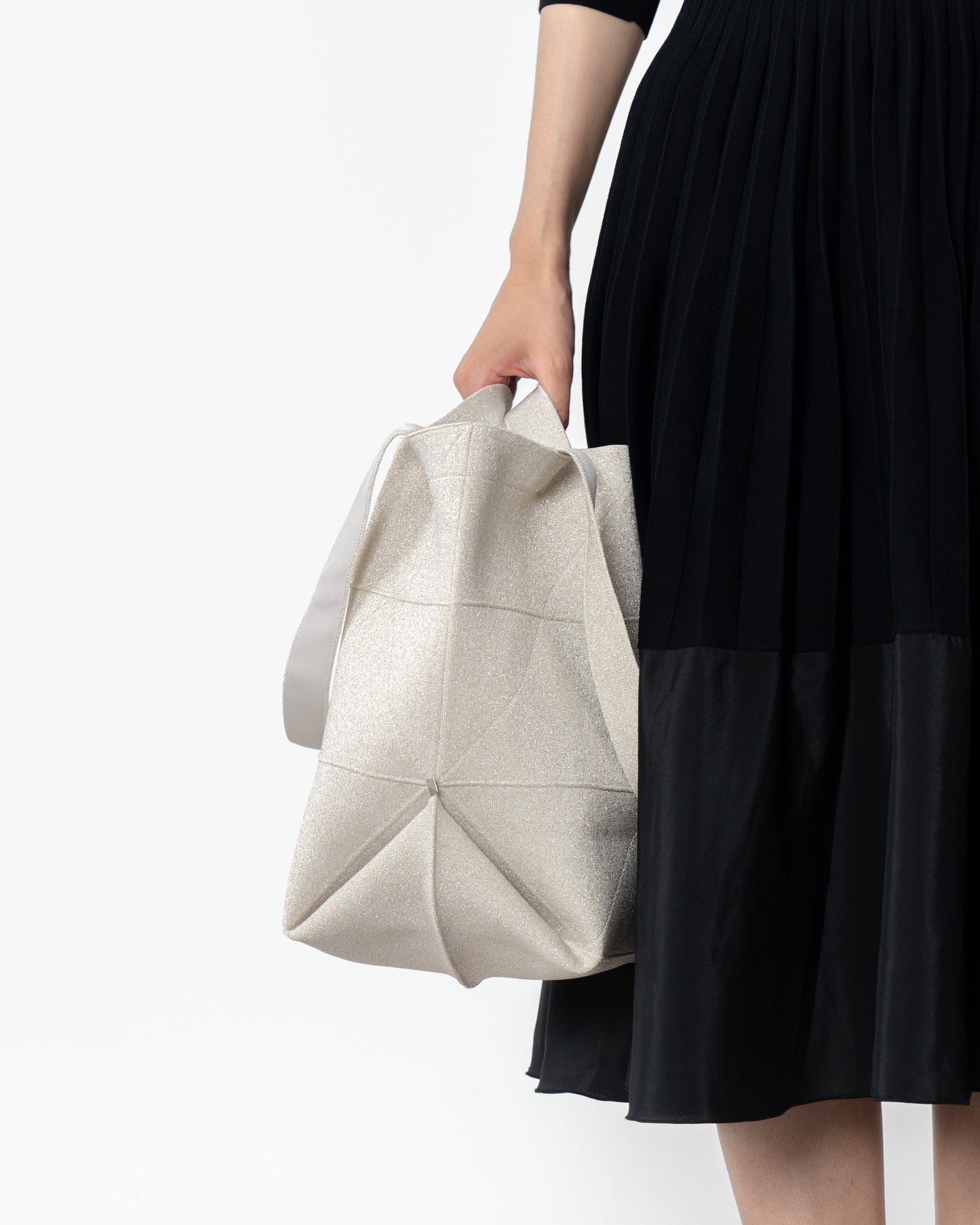 ORIGAMI KNIT BAG-PLATIUNM