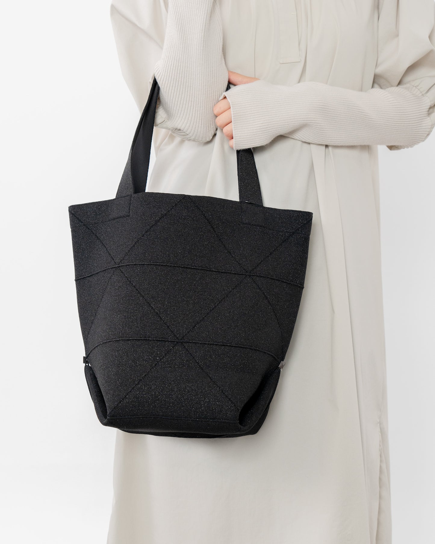 ORIGAMI KNIT BAG-SHINING BLACK