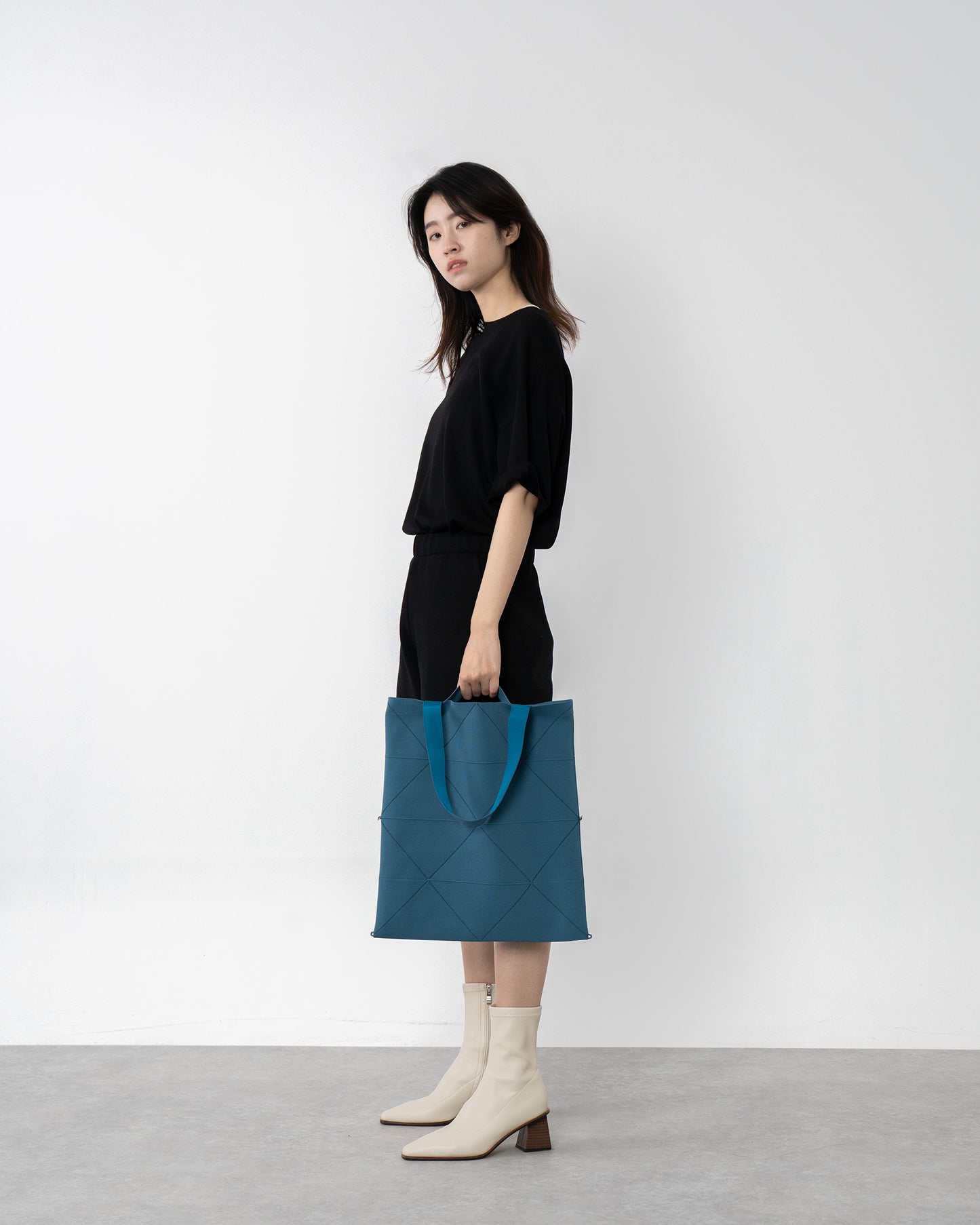 ORIGAMI KNIT BAG-DENIM BLUE