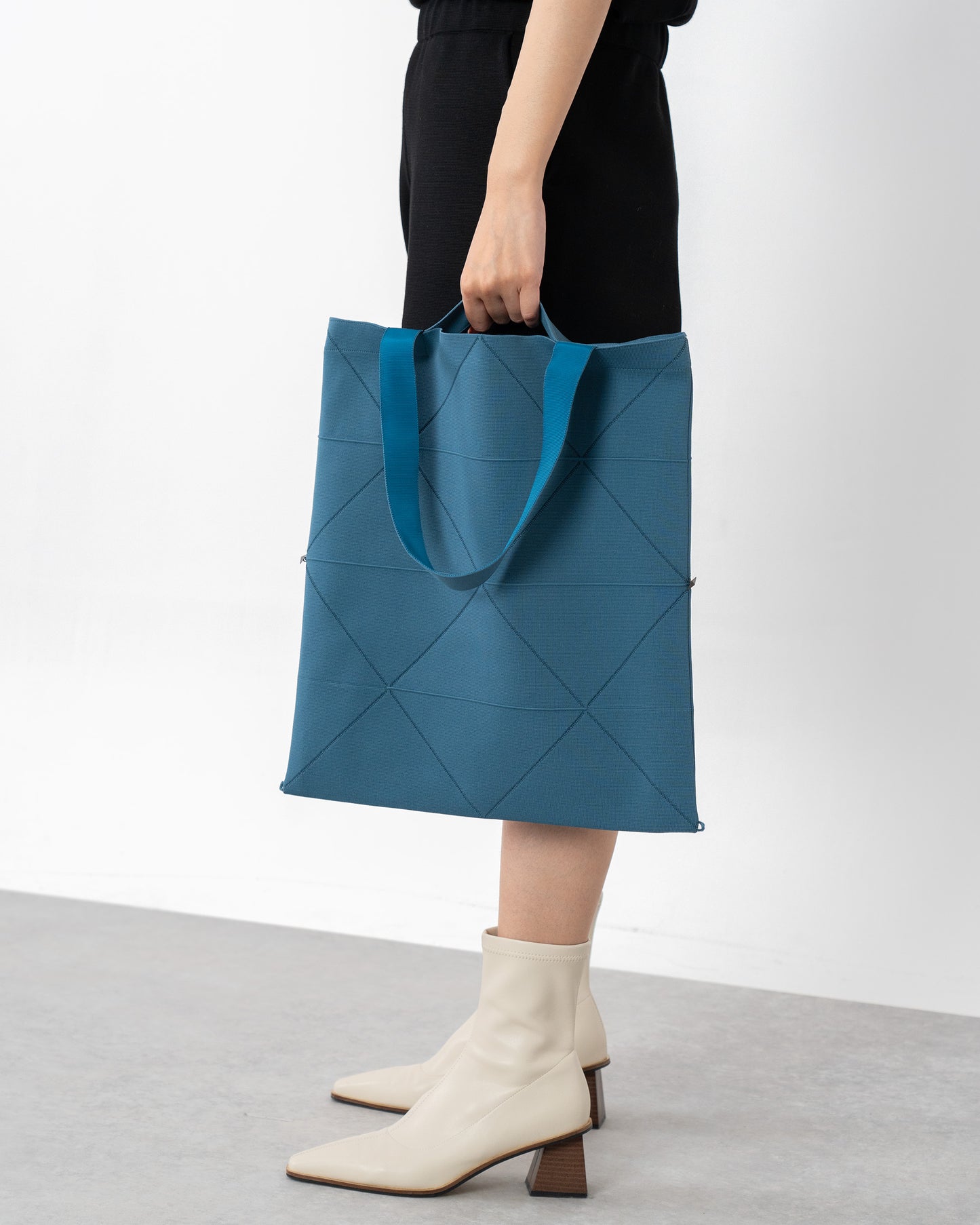 ORIGAMI KNIT BAG-DENIM BLUE