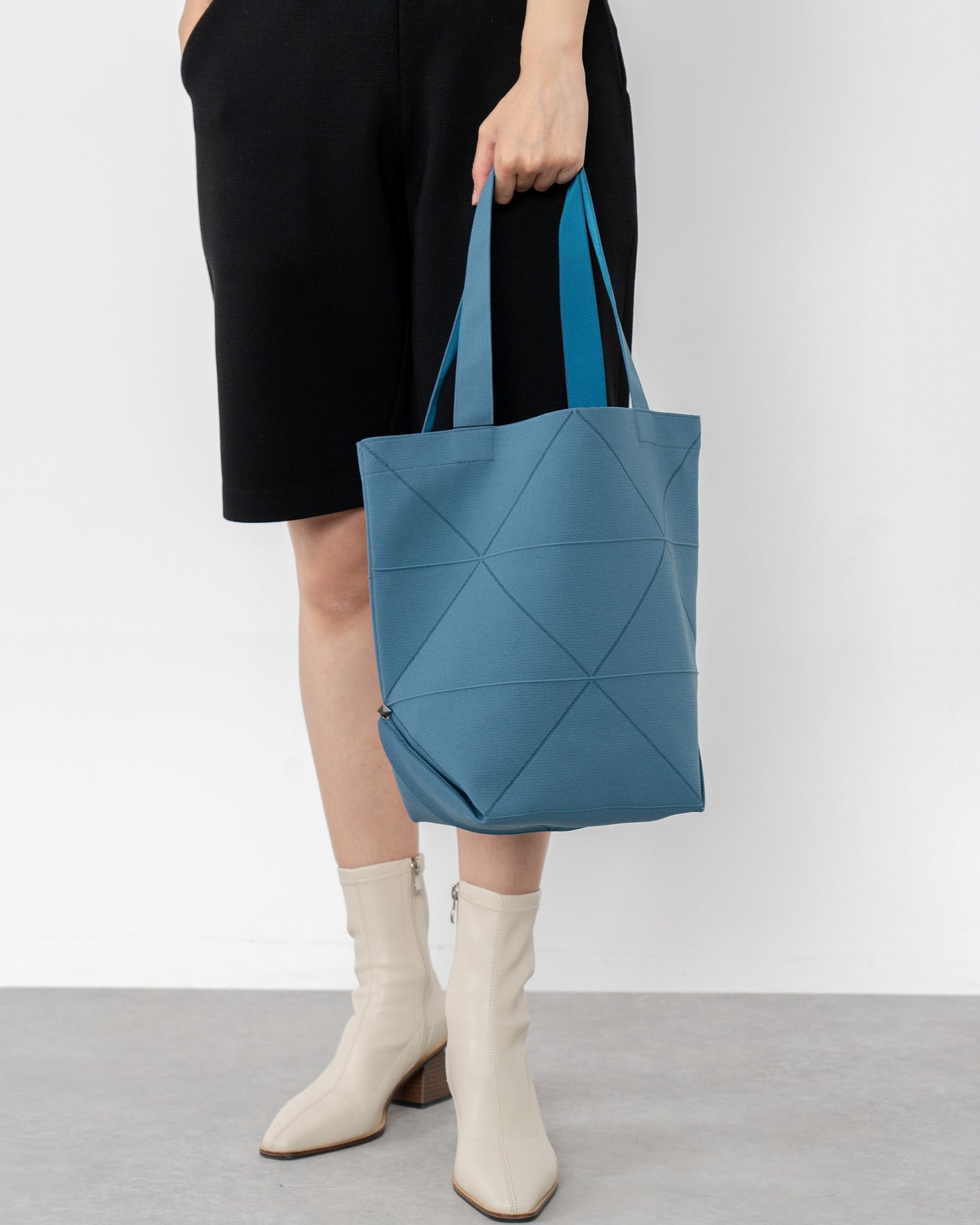 ORIGAMI KNIT BAG-DENIM BLUE