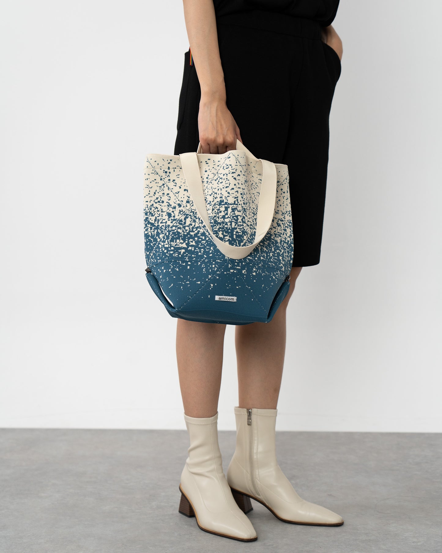 ORIGAMI KNIT BAG-DENIM BLUE GRADATION