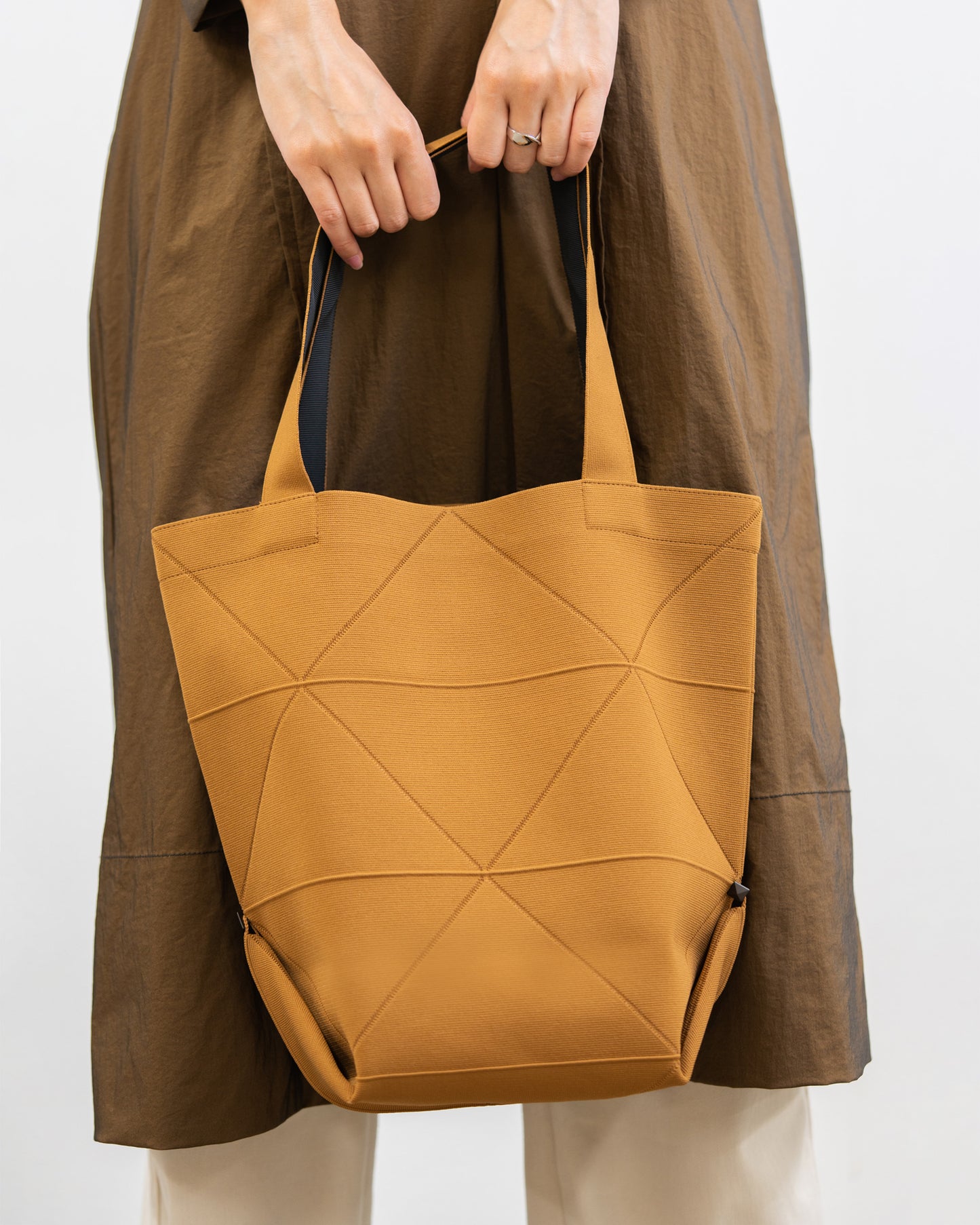 ORIGAMI KNIT BAG-CAMEL
