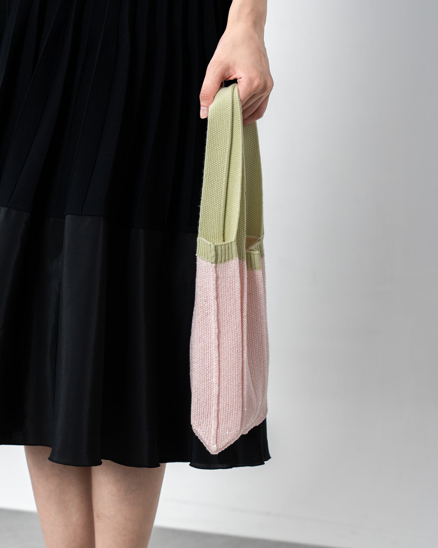 SPANGLE MINI PLEATS KNIT BAG-LIGHT PINK