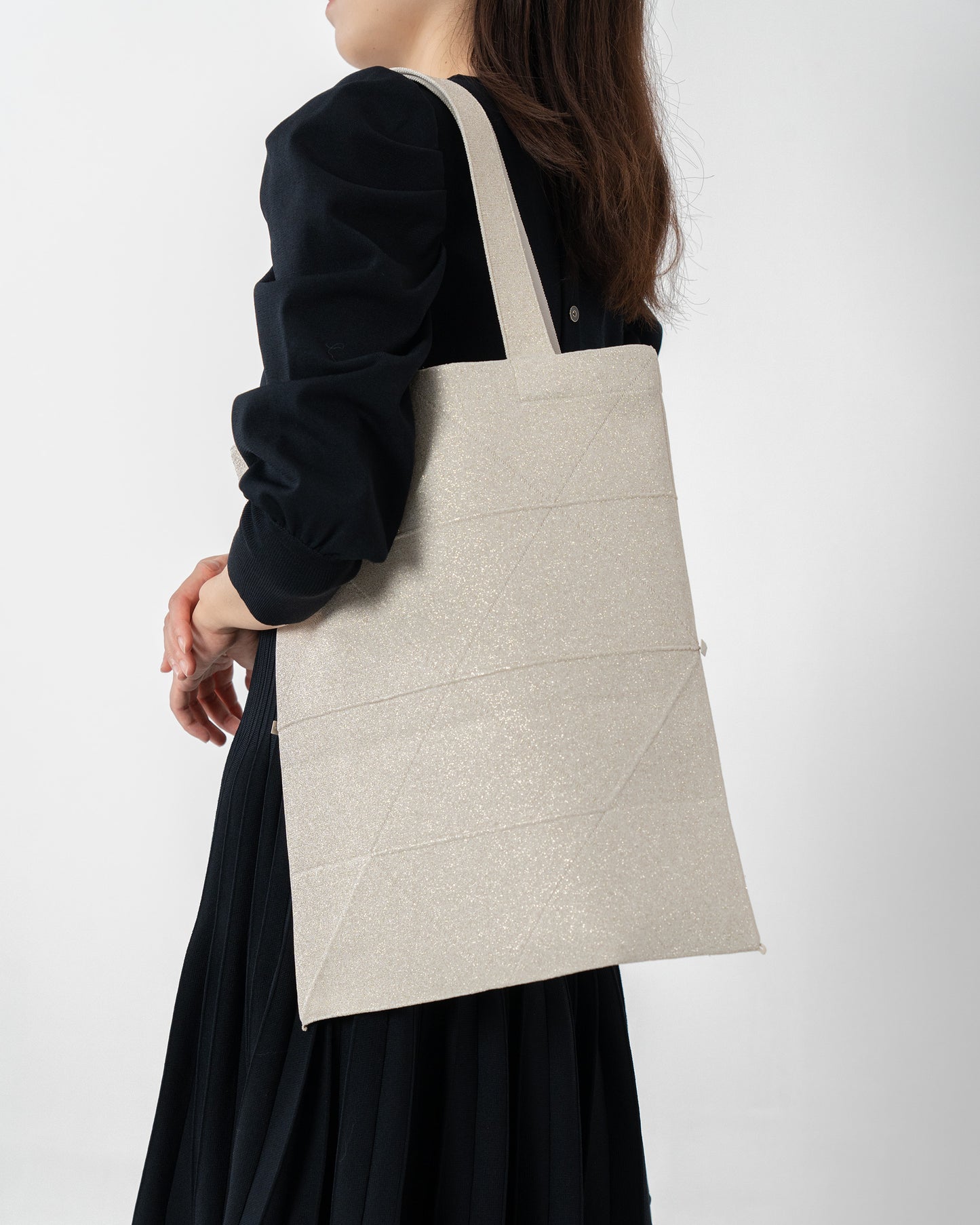 ORIGAMI KNIT BAG-PLATIUNM