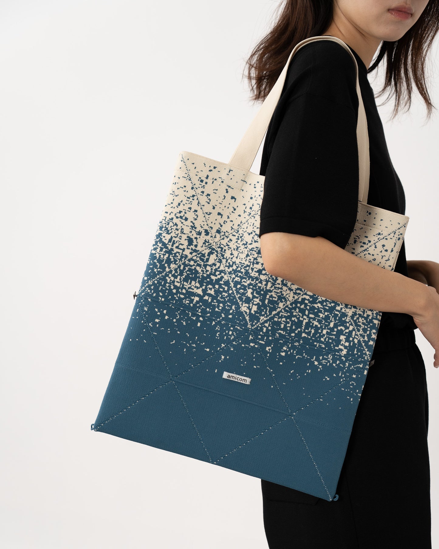 ORIGAMI KNIT BAG-DENIM BLUE GRADATION