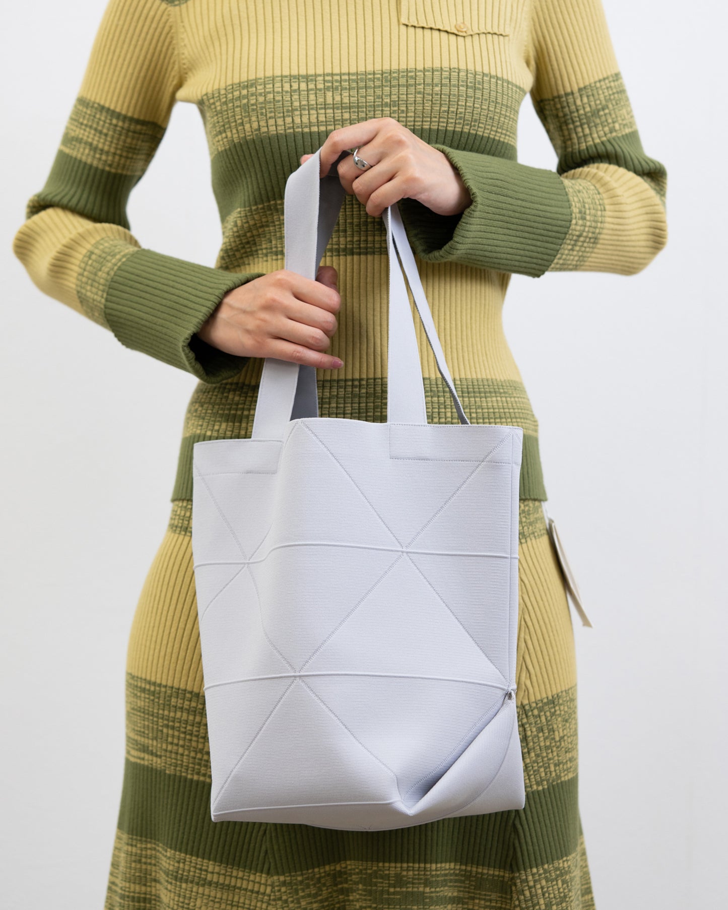 ORIGAMI KNIT BAG-SILVER