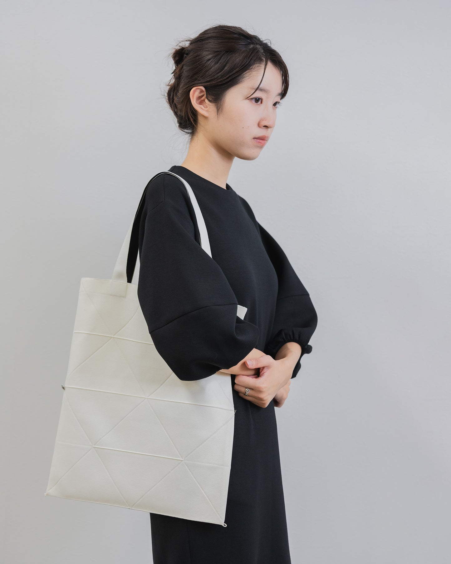 ORIGAMI KNIT BAG-OFF WHITE