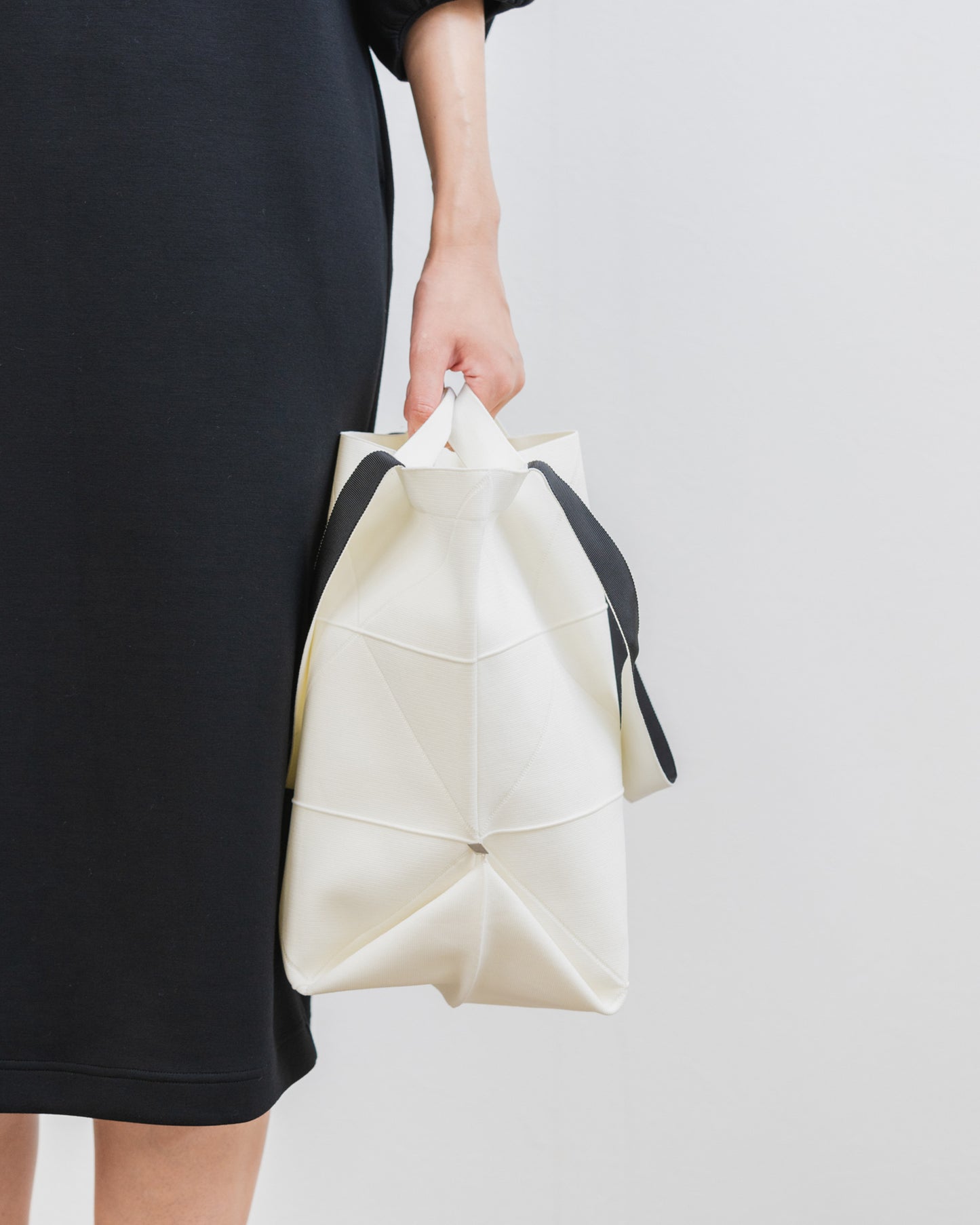 ORIGAMI KNIT BAG-OFF WHITE