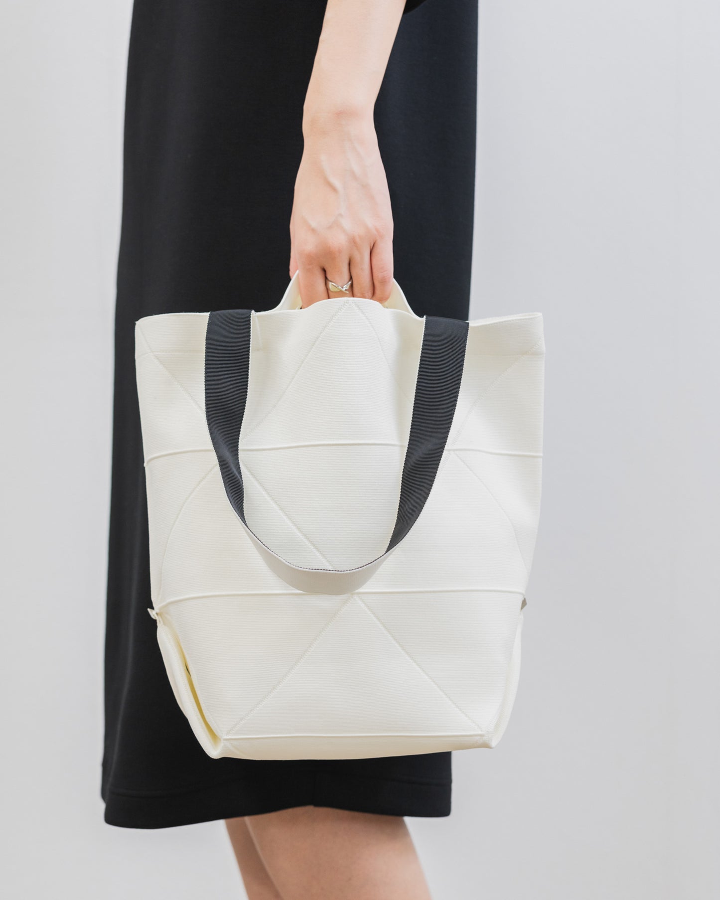 ORIGAMI KNIT BAG-OFF WHITE