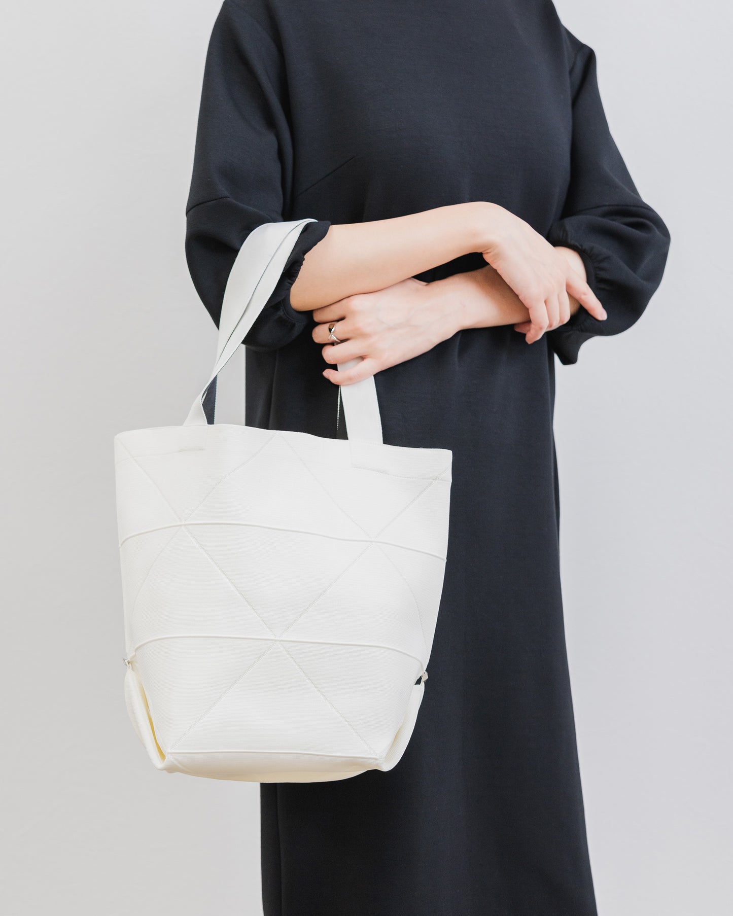 ORIGAMI KNIT BAG-OFF WHITE